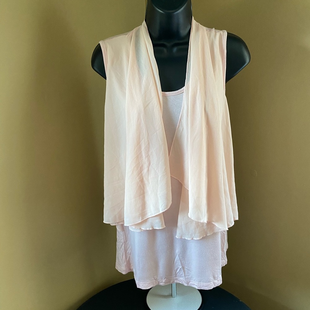 LIKE NEW Cha Cha Vente Sleeveless Shirt